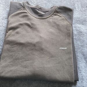 Patagonia Mens Long Sleeve Performance Baselayer Shirt Size Large Brown Color